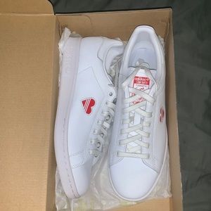 Adidas 2019 Stan Smith Valentine’s Sneaker, size 8.5 never worn, has box